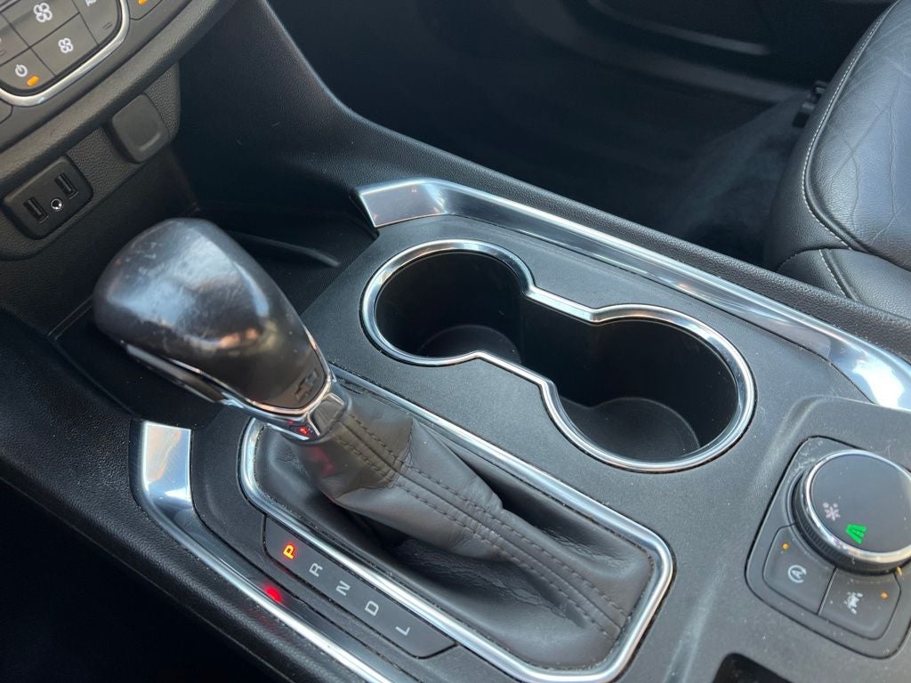 2022 Chevrolet Traverse LT Leather