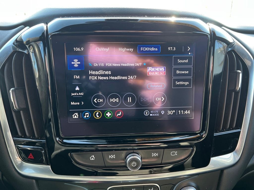 2022 Chevrolet Traverse LT Leather