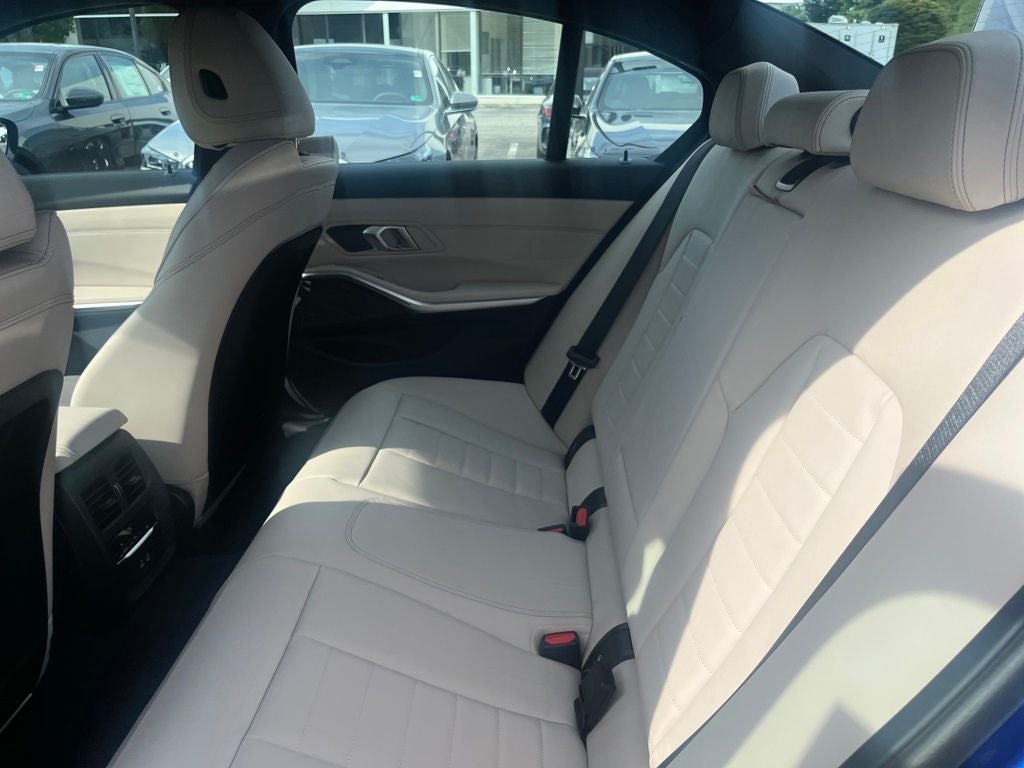 2025 BMW 3 Series 330i