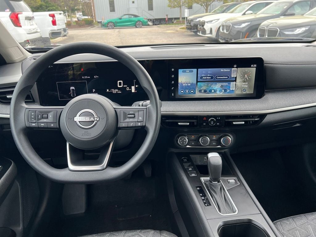 2025 Nissan Kicks SV