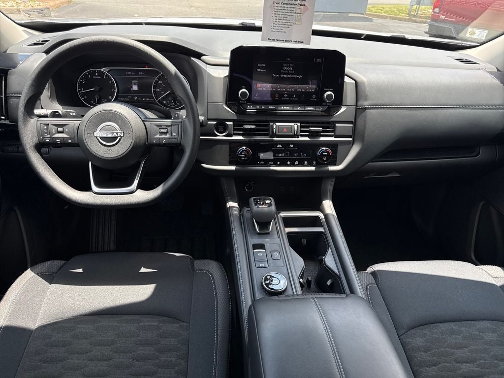 2025 Nissan Pathfinder S