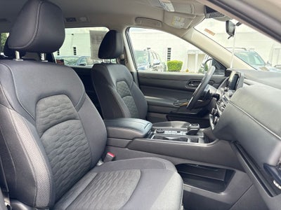 2025 Nissan Pathfinder S