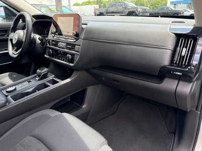 2025 Nissan Pathfinder S