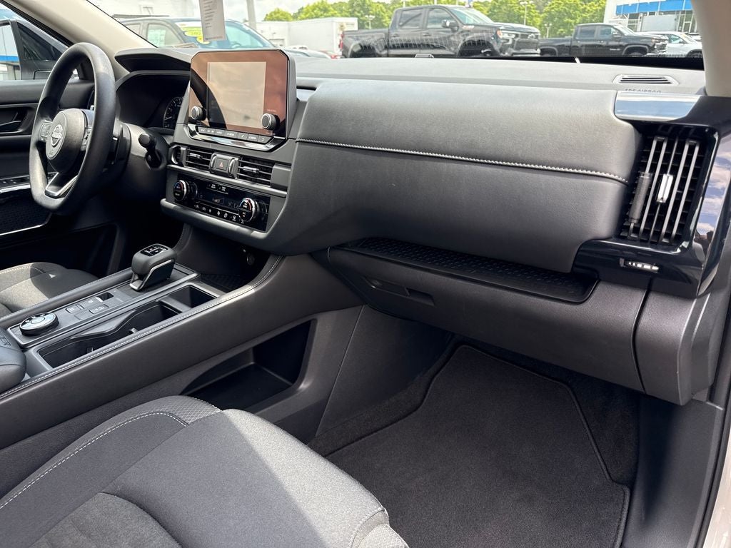 2025 Nissan Pathfinder S