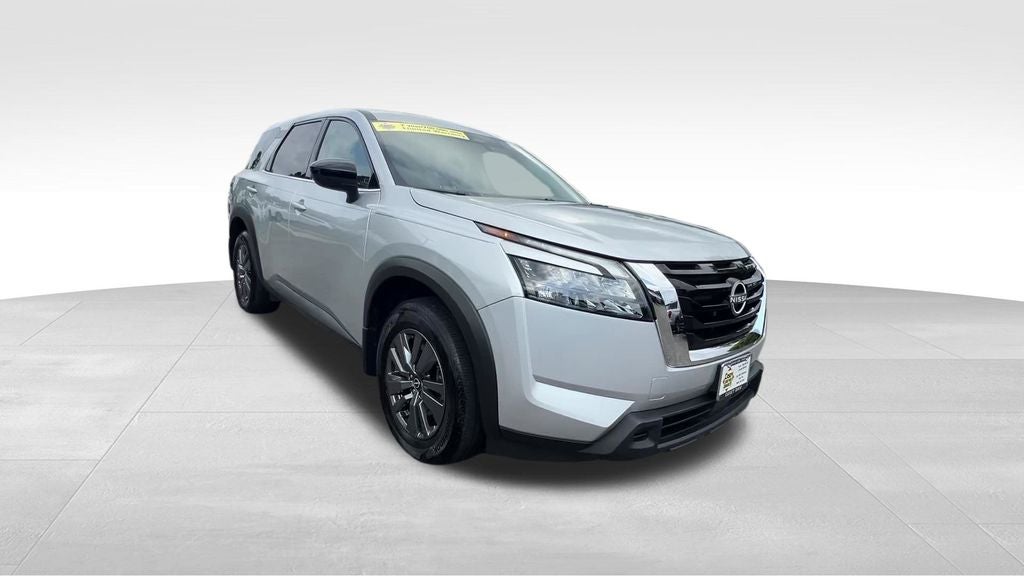 2025 Nissan Pathfinder S