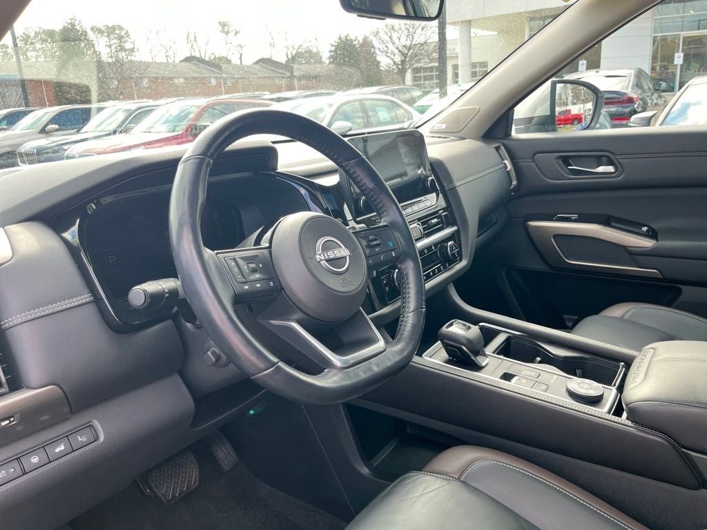 2023 Nissan Pathfinder Platinum