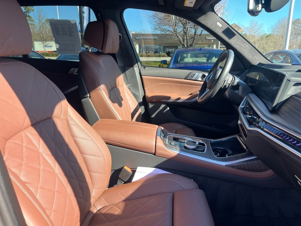 2025 BMW X7 xDrive40i