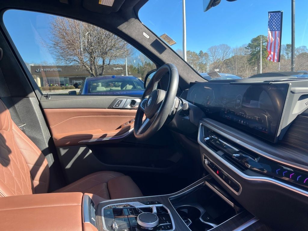2025 BMW X7 xDrive40i