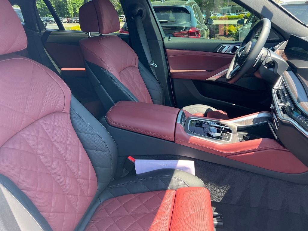 2025 BMW X6 xDrive40i