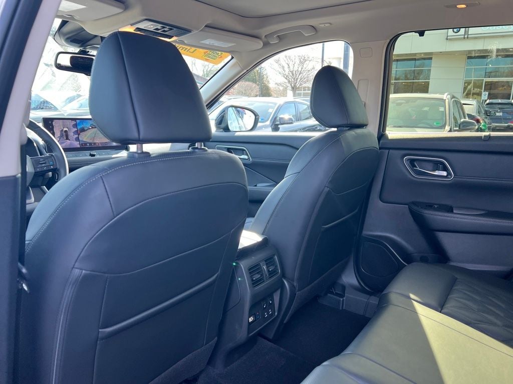 2025 Nissan Rogue Platinum