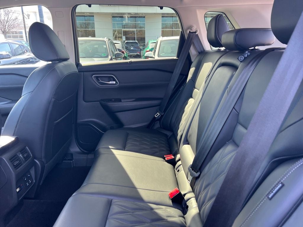 2025 Nissan Rogue Platinum