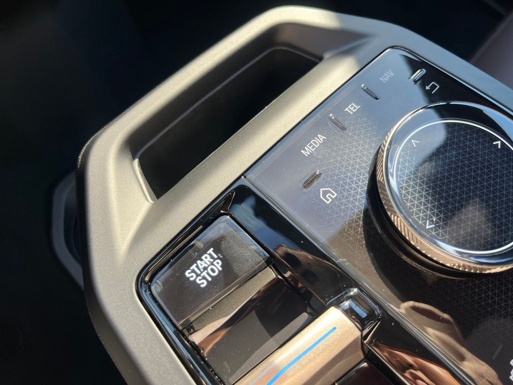 2026 BMW iX xDrive60