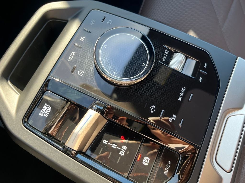 2026 BMW iX xDrive60