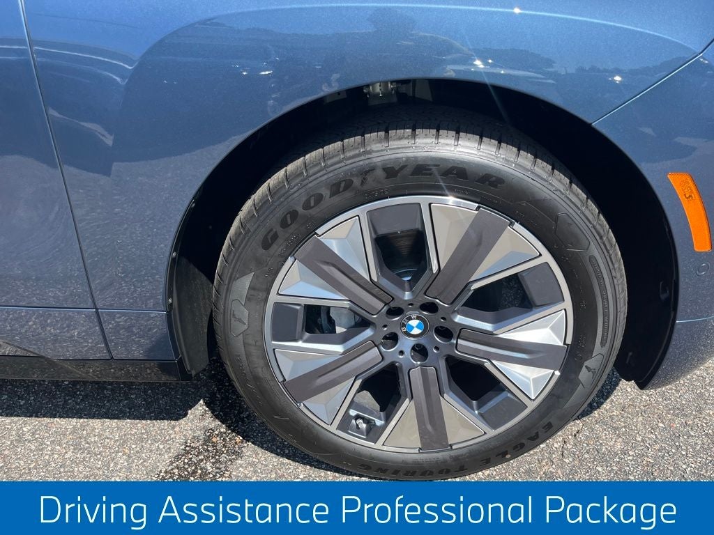 2026 BMW iX xDrive60