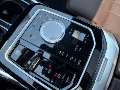 2025 BMW 7 Series 750e xDrive