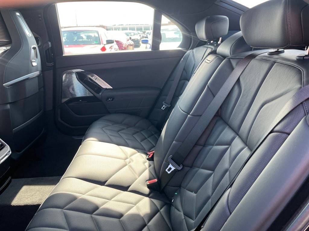 2026 BMW 7 Series 750e xDrive