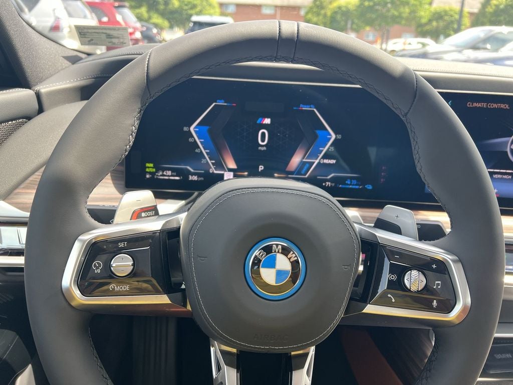 2025 BMW 7 Series 750e xDrive