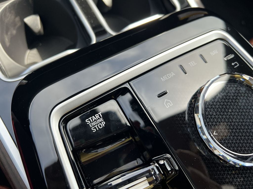 2025 BMW 7 Series 750e xDrive