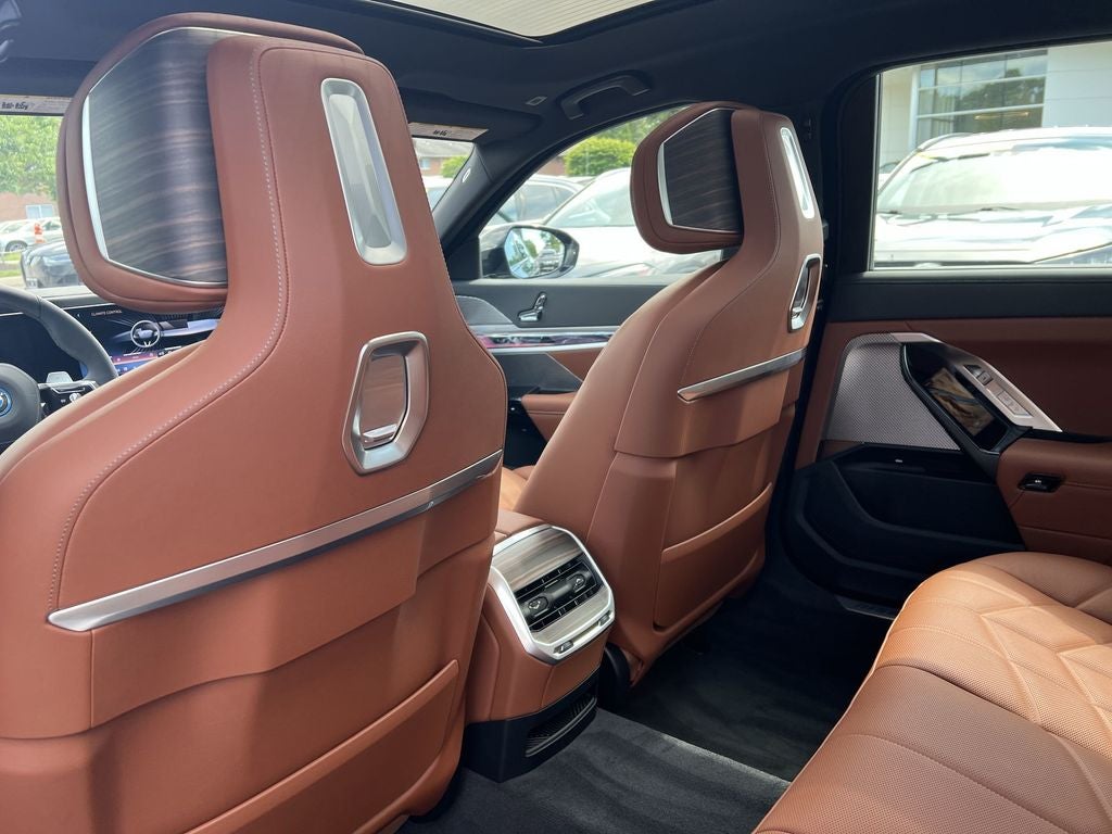 2025 BMW 7 Series 750e xDrive