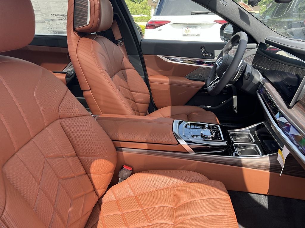 2025 BMW 7 Series 750e xDrive