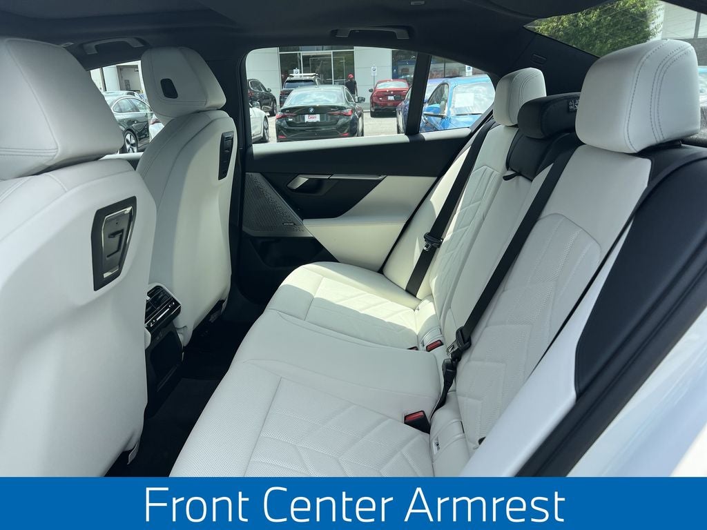 2025 BMW i5 xDrive40