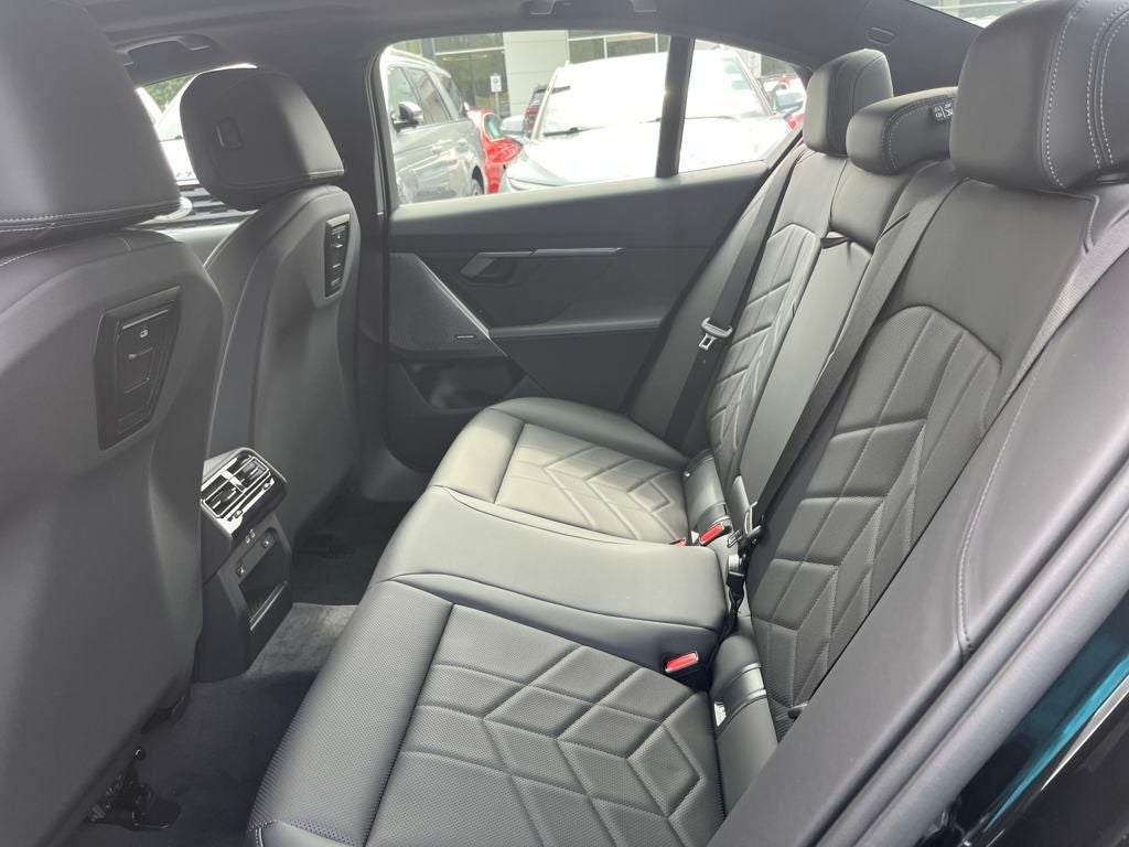 2025 BMW i5 eDrive40