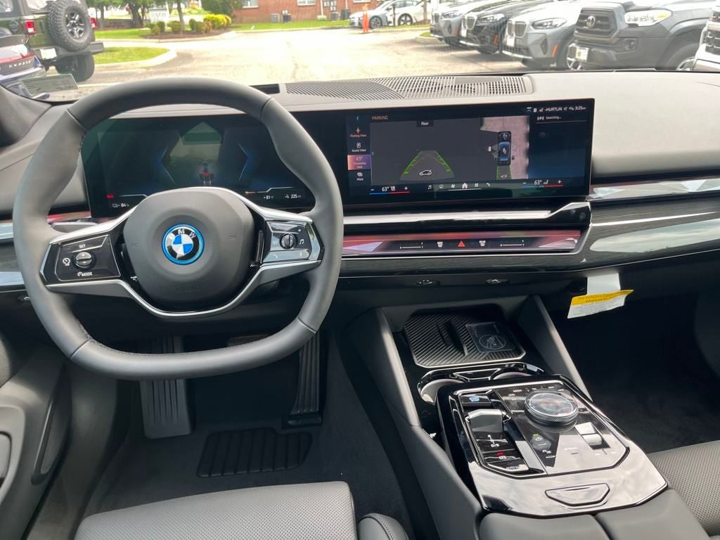 2025 BMW i5 eDrive40