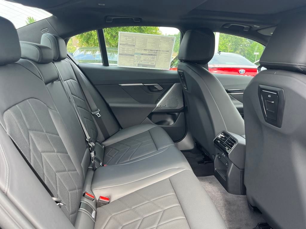 2025 BMW i5 eDrive40