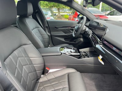 2025 BMW i5 eDrive40