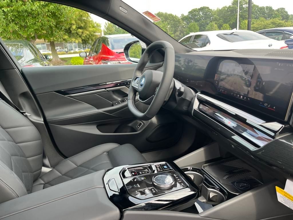 2025 BMW i5 eDrive40