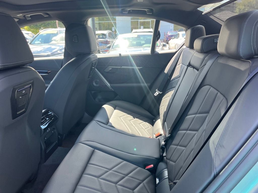 2025 BMW i5 eDrive40