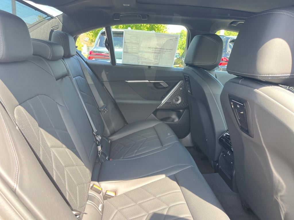 2025 BMW i5 eDrive40