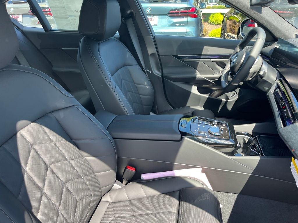 2025 BMW i5 eDrive40