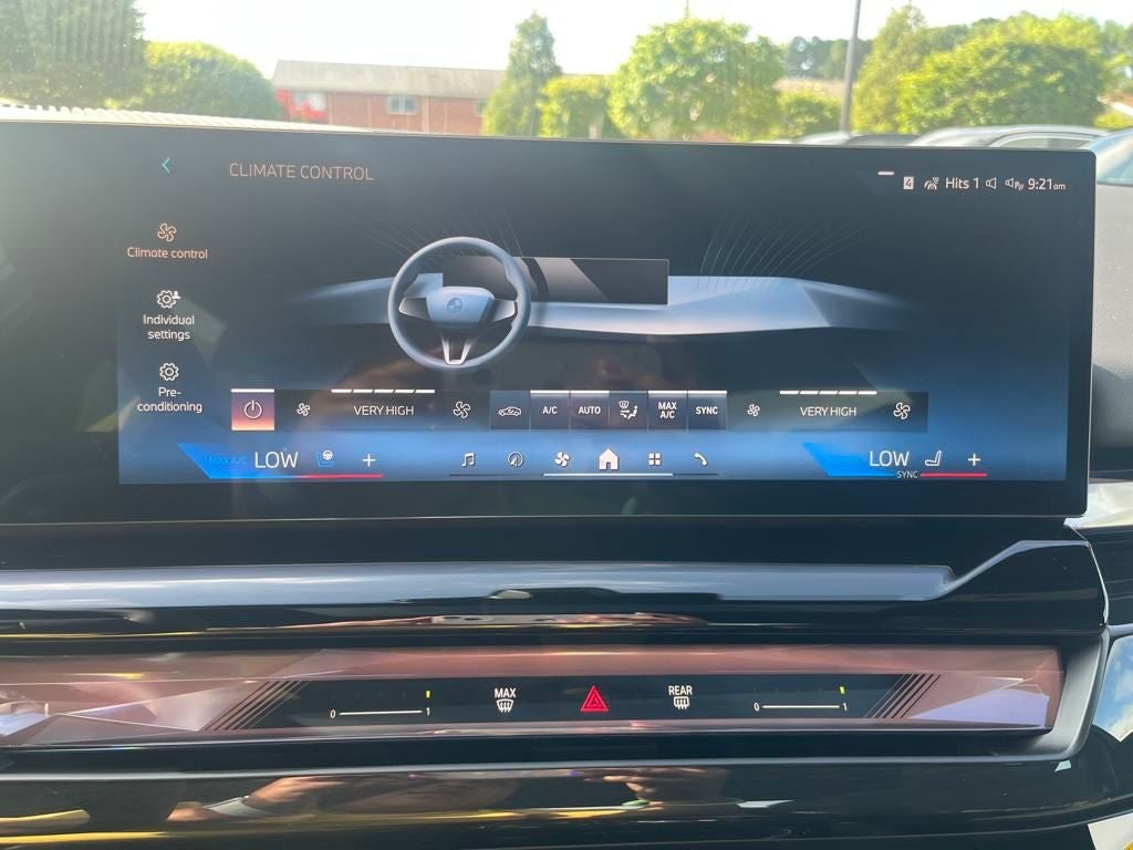 2025 BMW i5 eDrive40