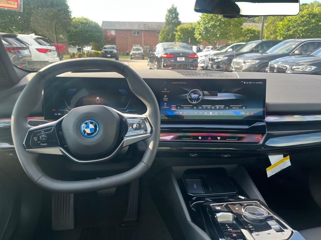 2025 BMW i5 eDrive40
