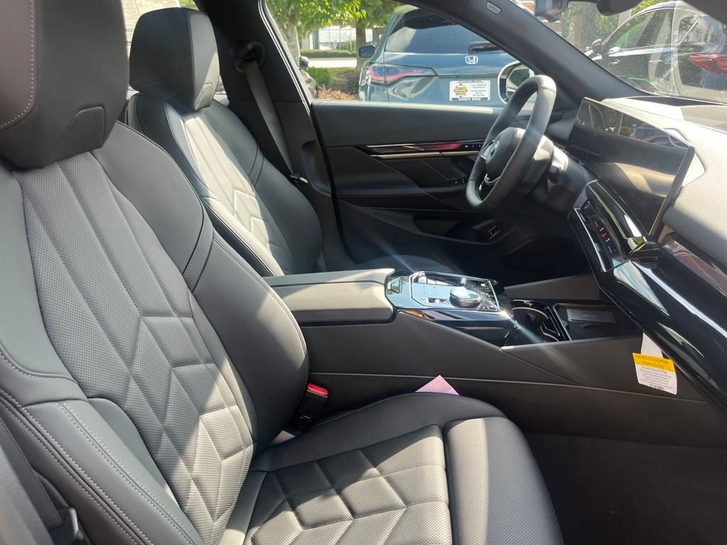 2025 BMW i5 eDrive40