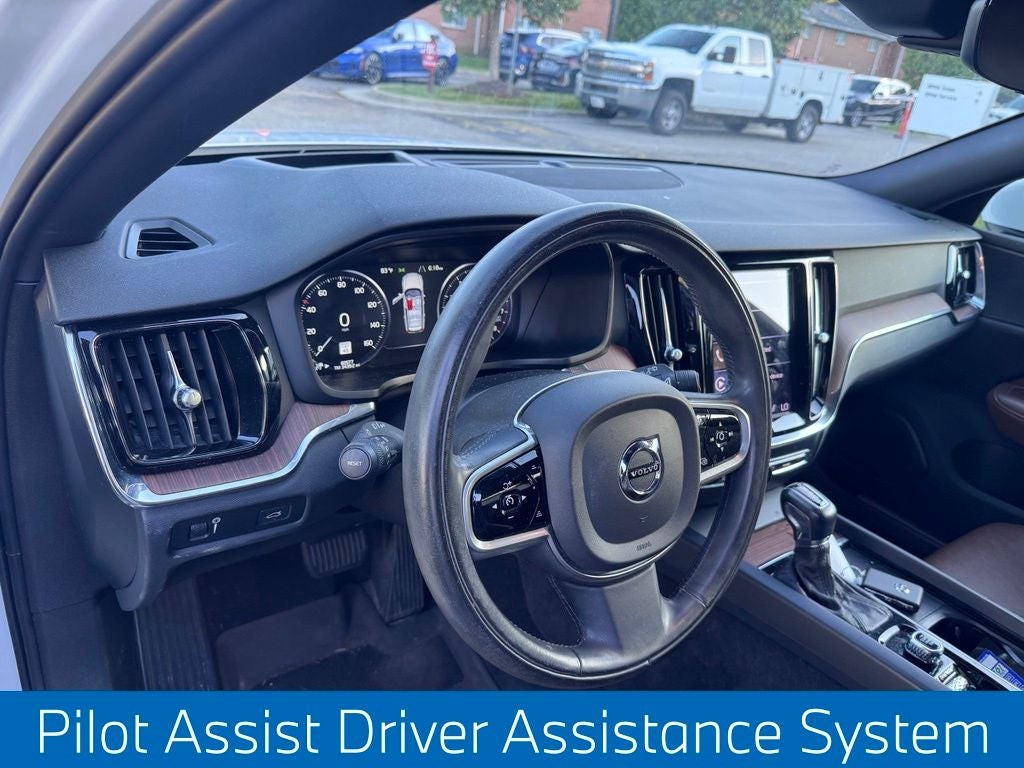 2021 Volvo V60 Cross Country T5