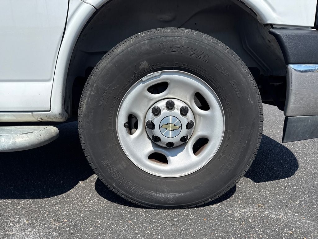 2024 Chevrolet Express 2500 Work Van Cargo