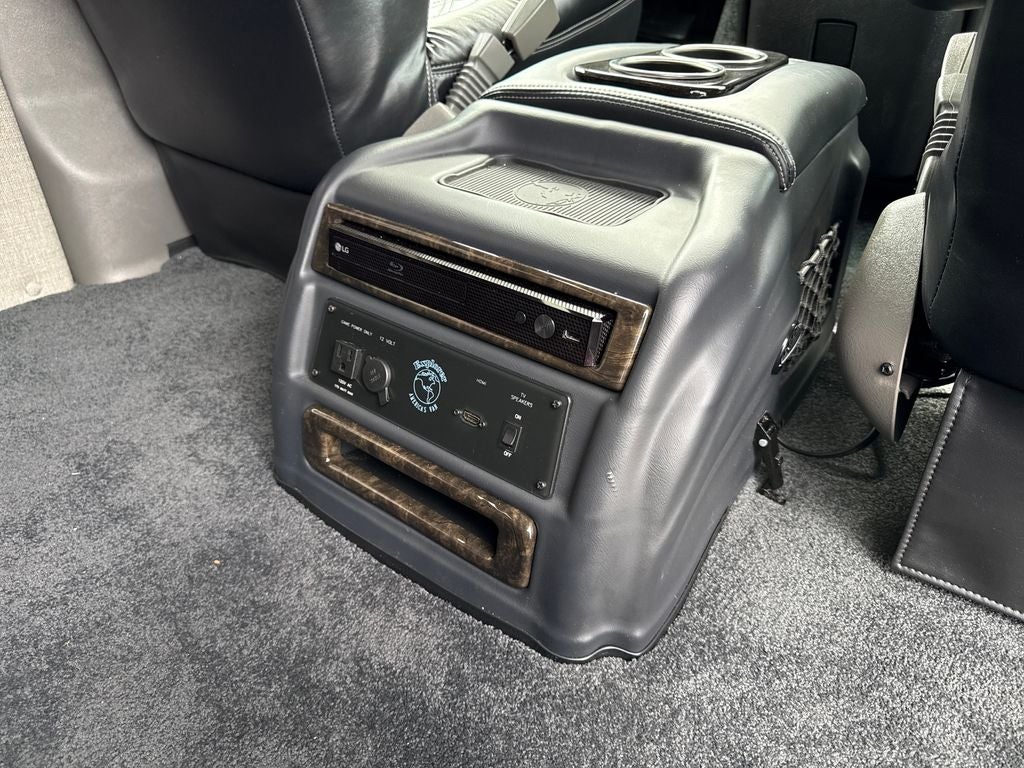 2023 Chevrolet Express 2500 Work Van Cargo