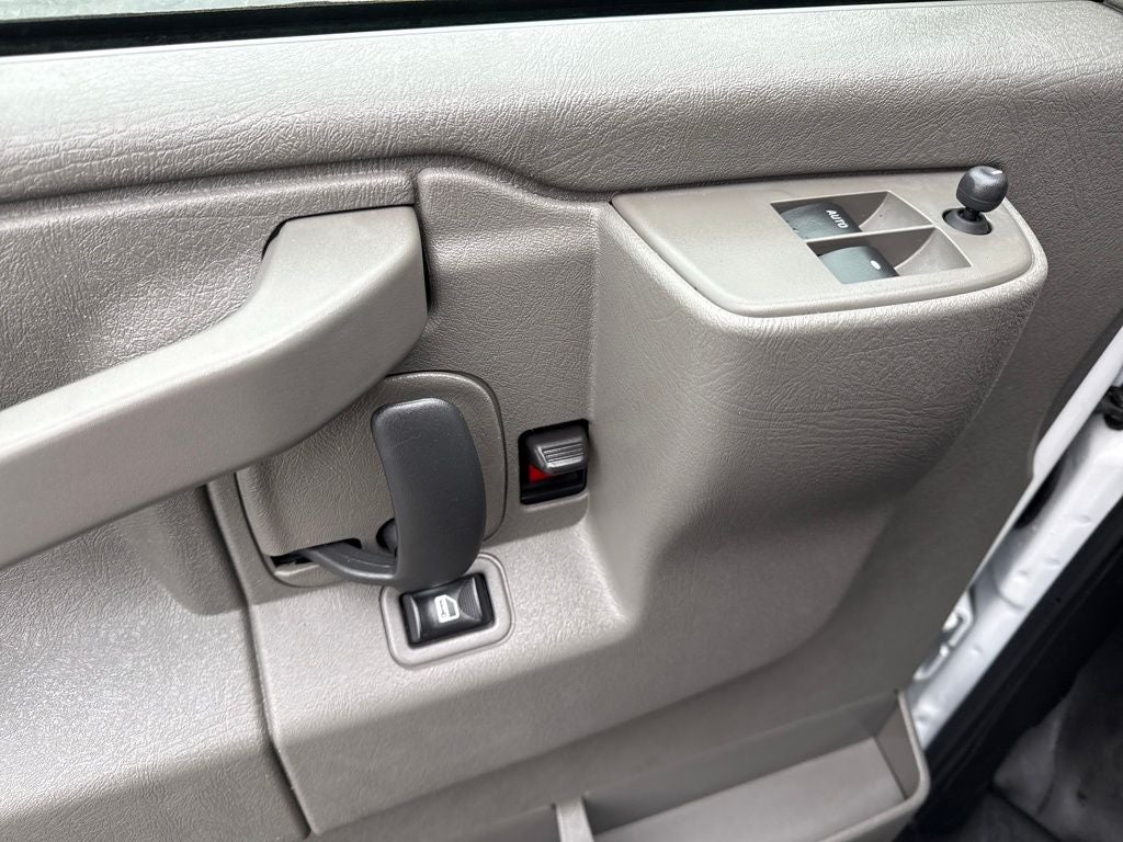 2024 Chevrolet Express 2500 Work Van Cargo
