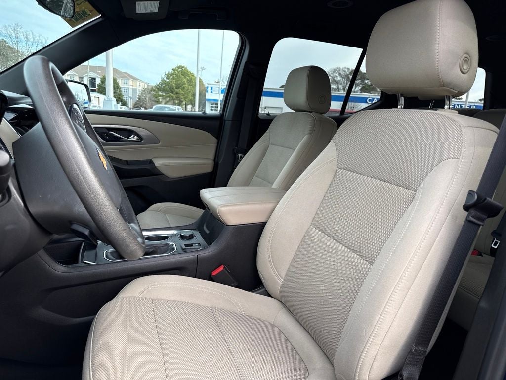 2023 Chevrolet Traverse LS