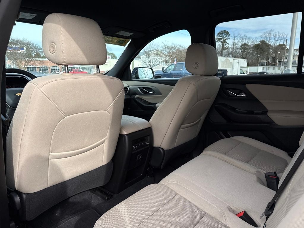 2023 Chevrolet Traverse LS