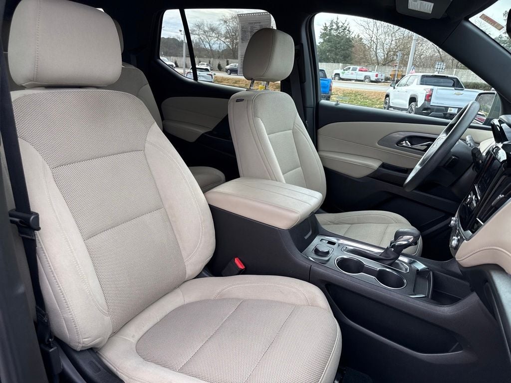 2023 Chevrolet Traverse LS