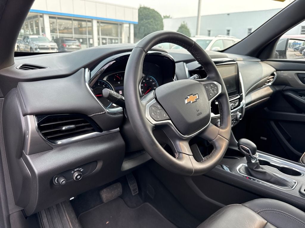 2023 Chevrolet Traverse LT Leather