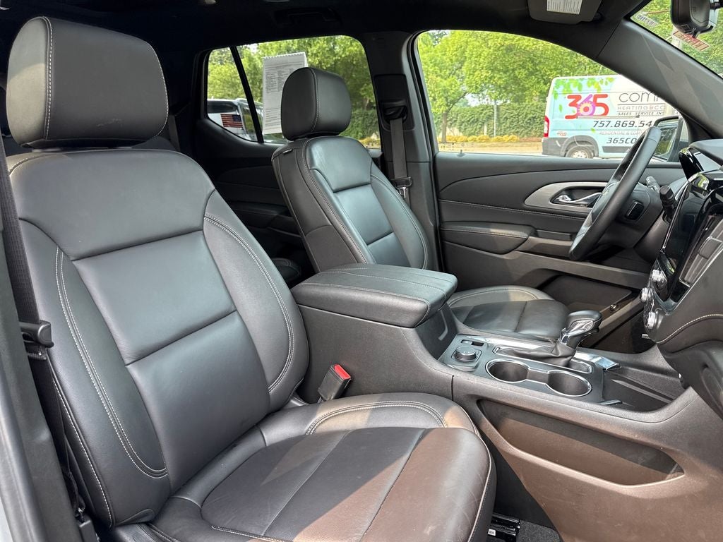 2023 Chevrolet Traverse LT Leather
