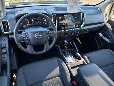 2025 Nissan Frontier SV