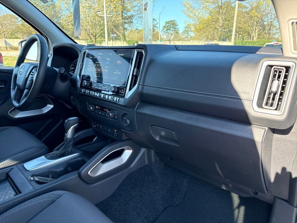 2025 Nissan Frontier SV