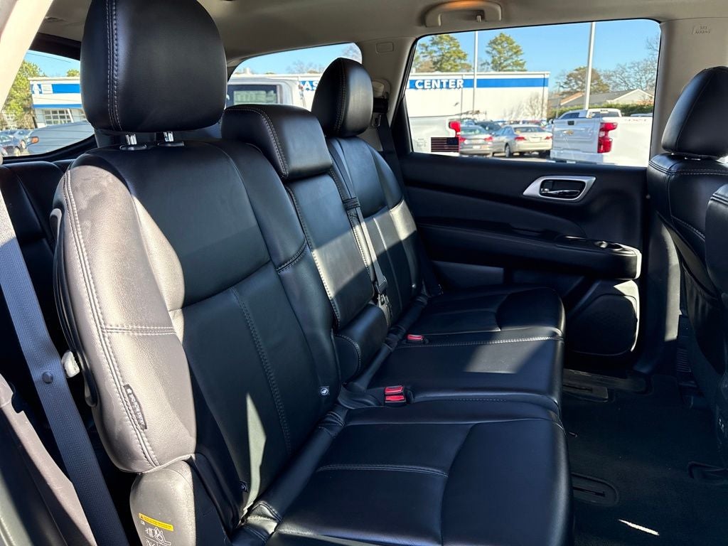 2019 Nissan Pathfinder SL