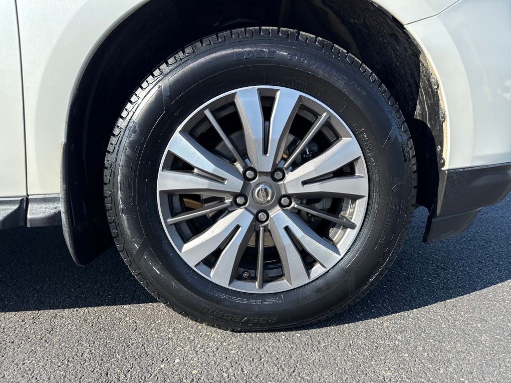 2017 Nissan Pathfinder SL