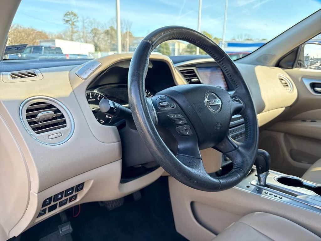 2017 Nissan Pathfinder SL